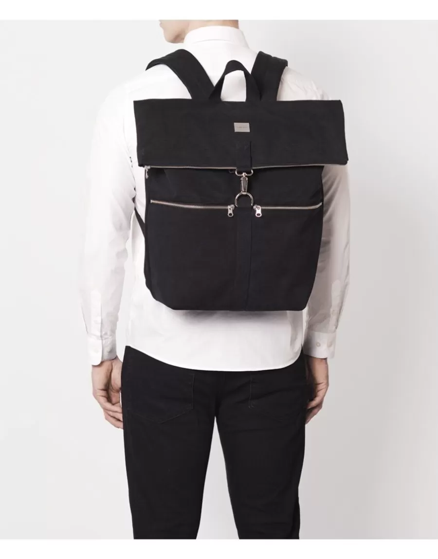 Viima Reppu, Musta Canvas>Globe Hope Store