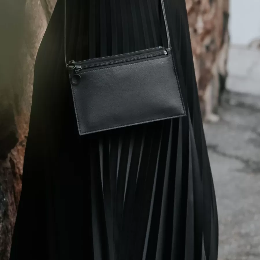 Miiko Piilo Laukku, Musta (Musta Vetoketju)>Miiko Design Sale