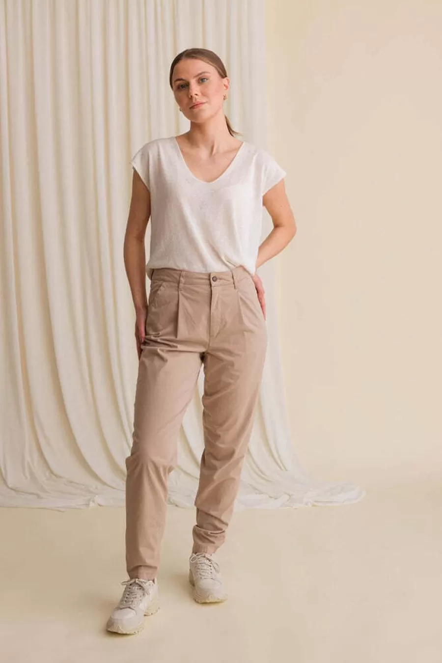 Henrika Housut, Tammi>Voglia Cheap